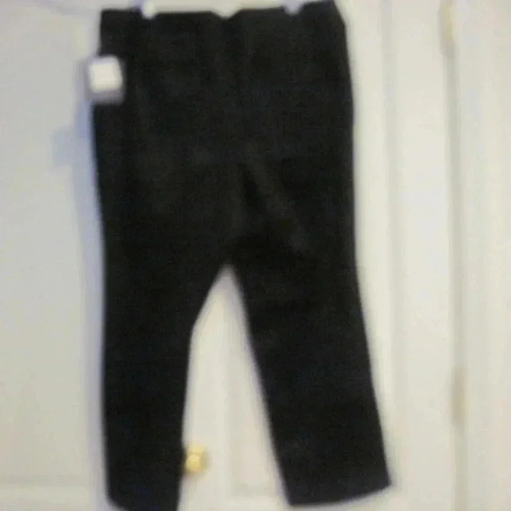 NWT LIZ CLAIBORNE Black Straight Leg Pants Sz 20P